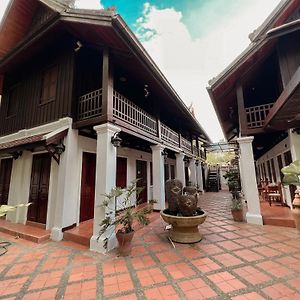 Khongkham Guesthouse Luangprabang Exterior photo