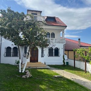 Vila Taga Guesthouse Kruja Exterior photo