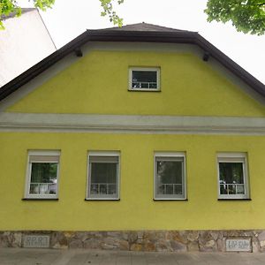 Einhaus Am See Ruszt Exterior photo