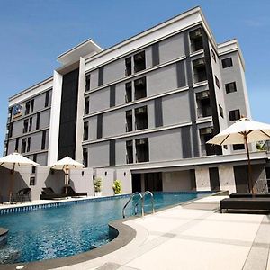 B2 Amata Nakorn Premier Hotel Bancsakszamo Exterior photo