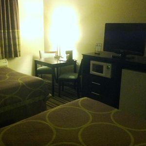 Super 8 By Wyndham Bridgeview/Chicago Area Hotel Room photo