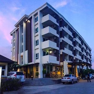 Home Place Lopburi Hotel Exterior photo