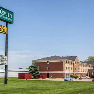 Quality Inn & Suites Davenport Near I-80 Exterior photo