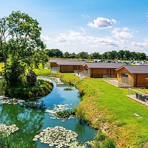 Flaxton Meadows Luxury Lodges Exterior photo