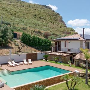 Villa Cusenza - Camere Con Vista E Piscina By Suite Storie Di Casa Valguarnera Exterior photo