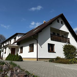 Restaurace A Penzion Na Strani Klasterec nad Orlici Exterior photo