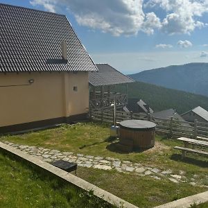 Lupul Dacic Hotel Rânca Exterior photo