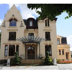 Le Manoir De La Mantille - Plumetis Hotel Caudry Exterior photo