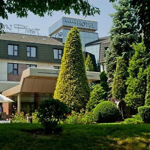 Booking Hotel Crown Piast & Spa Krakkó Exterior photo