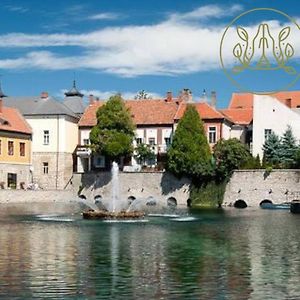 Malom-tó Vendégház Tapolca Hotel Exterior photo