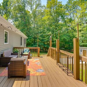 Family-Friendly Saugerties Home With Deck And Fire Pit Exterior photo