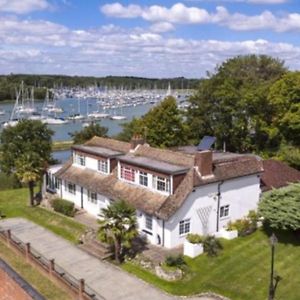 5 Bedroom Luxury Villa On Hamble River By Blue Puffin Stays Bursledon Exterior photo