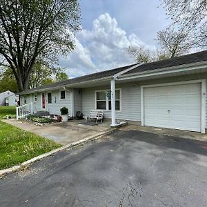 Cozy House, Spacious Property Muncie Exterior photo