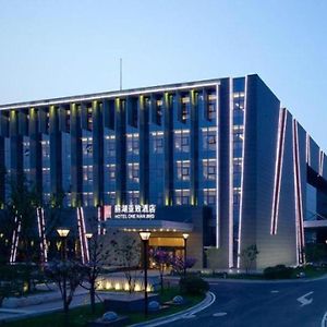 Nanjing Lakehome Hotels And Resorts Exterior photo