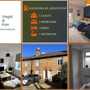 3 Bed 2 Lounge House Up To 40Pc Off Monthly In Addlestone By Angel And Ken Serviced Accommodation Great Value For Long-Term Stay Exterior photo