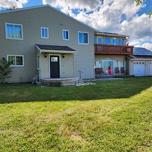 Beautiful Home With Mountain Top Views Poughkeepsie Exterior photo