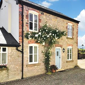 Donadea Cottage Caerwys Exterior photo