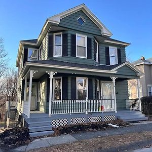 Modern 4 Bedroom Home In The Heart Of Worcester Exterior photo