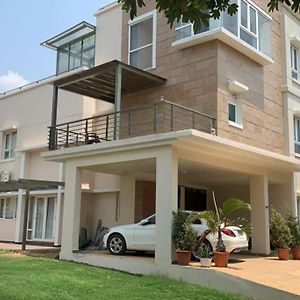 Villa With Touch Of Elegance 20Min Drive Airport Maisaram Exterior photo