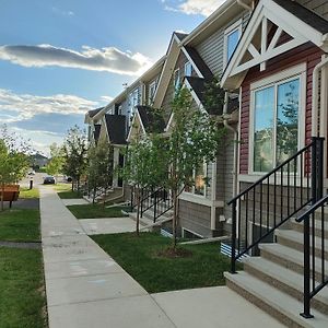 Genesis Townhouse Apartman YYC Exterior photo