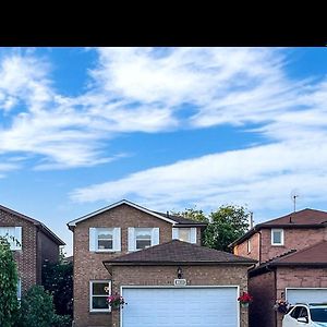 Cozy Basement Apartment Richmond Hill Exterior photo