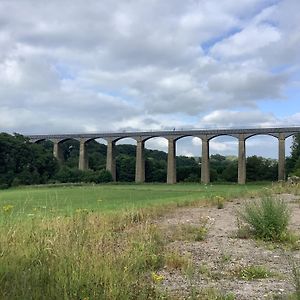 Apartment Near The Picturesque Llangollen Aqueduct Wrexham Exterior photo