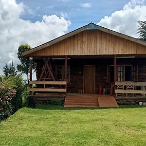 The Wonky House Apartman Timau Exterior photo