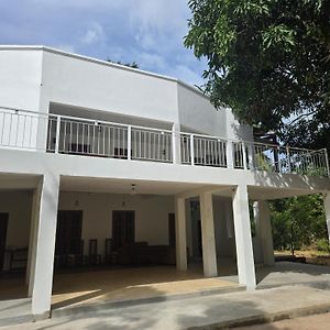 Wilpattu Corridor Leisure Hotel Exterior photo