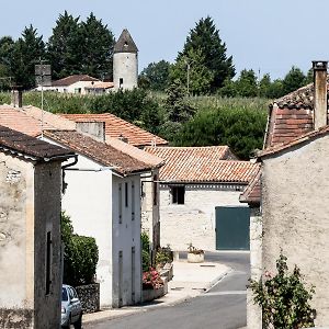 Studio Loubes Bernac Panzió Exterior photo