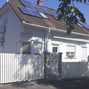 Czinger Vendégszobák Hotel Mosonmagyaróvár Exterior photo