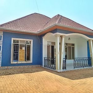 The Best Bed & Breakfast Panzió Kigali Exterior photo