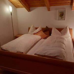 Vermiete Ein Doppelzimmer In Einem Holzhaus Apartman Wolfurt Exterior photo