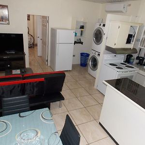 Stewart Apt- Trincity, Airport, Washer, Dryer, Office, Cable , Wifi Apartman Exterior photo