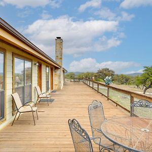 Secluded Texas Hill Country Vacation Rental - Deck Medina megyeMedina megye  Exterior photo