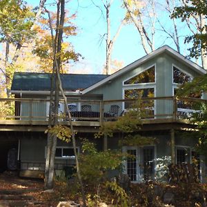 Privacy On A Remote Lake Villa Harcourt Exterior photo