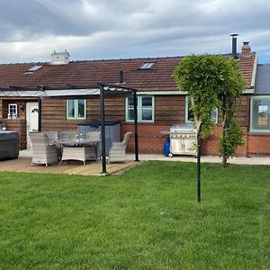 Rose Barn Hot Tub Holidays In The Cotswolds Villa Badsey Exterior photo