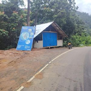 Windy Gest House Hotel Kitulgala Exterior photo