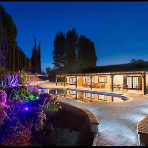 Private Escape Nestled In Hills Villa Los Angeles Exterior photo