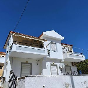 Lydias Apartment Panajúda Exterior photo