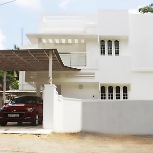 Dream Home Kochi Tripunithura Exterior photo