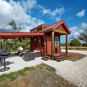 Red Cabin On The Ranch Hotel Harper Exterior photo