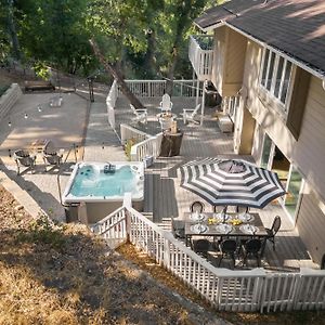 Hidden Oaks Farmhouse By Avantstay Hot Tub Deck Atascadero Exterior photo