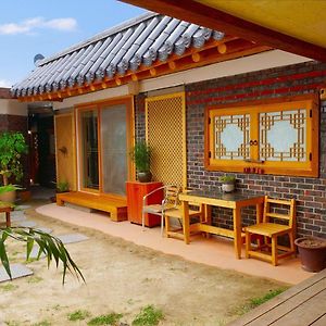 Jeonju Hanok Tobagi Pension Csondzsu Exterior photo