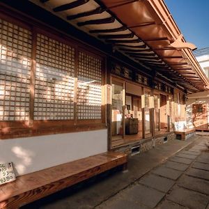 Jeonju Pusil Hanok Pension Csondzsu Exterior photo