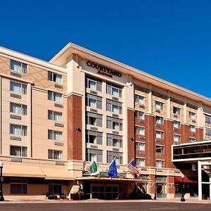 Courtyard Fort Wayne Downtown At Grand Wayne Convention Center Hotel Exterior photo