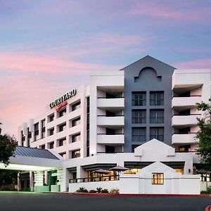 Courtyard By Marriott Richmond Berkeley Hotel Exterior photo