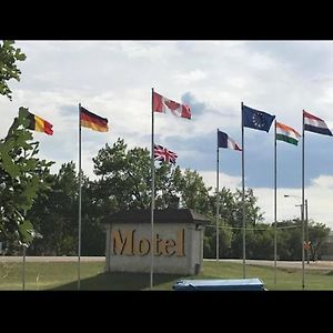 Gravelbourg Inn Motel Exterior photo