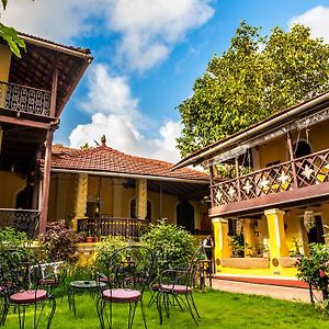 Casa Menezes - A Heritage Goan Homestay Bambolim Exterior photo