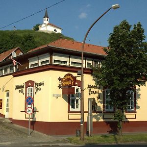 Alabárdos Panzió és Apartmanház Esztergom Exterior photo