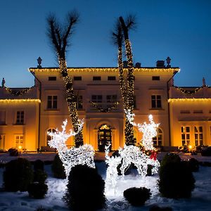 Schloss Hotel Yantarny Jantarnij Exterior photo